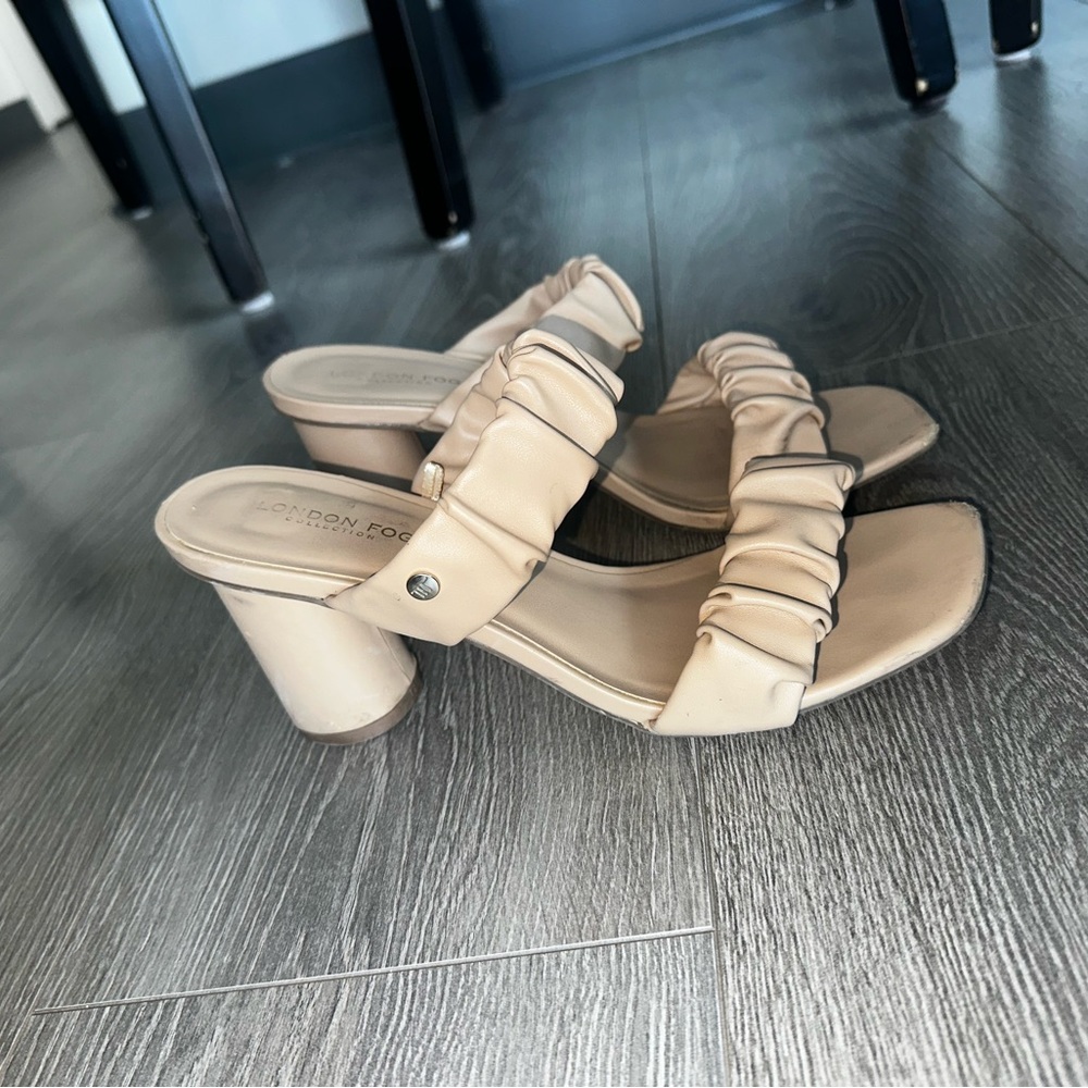 LONDON FOG HEELS SIZE:8.5